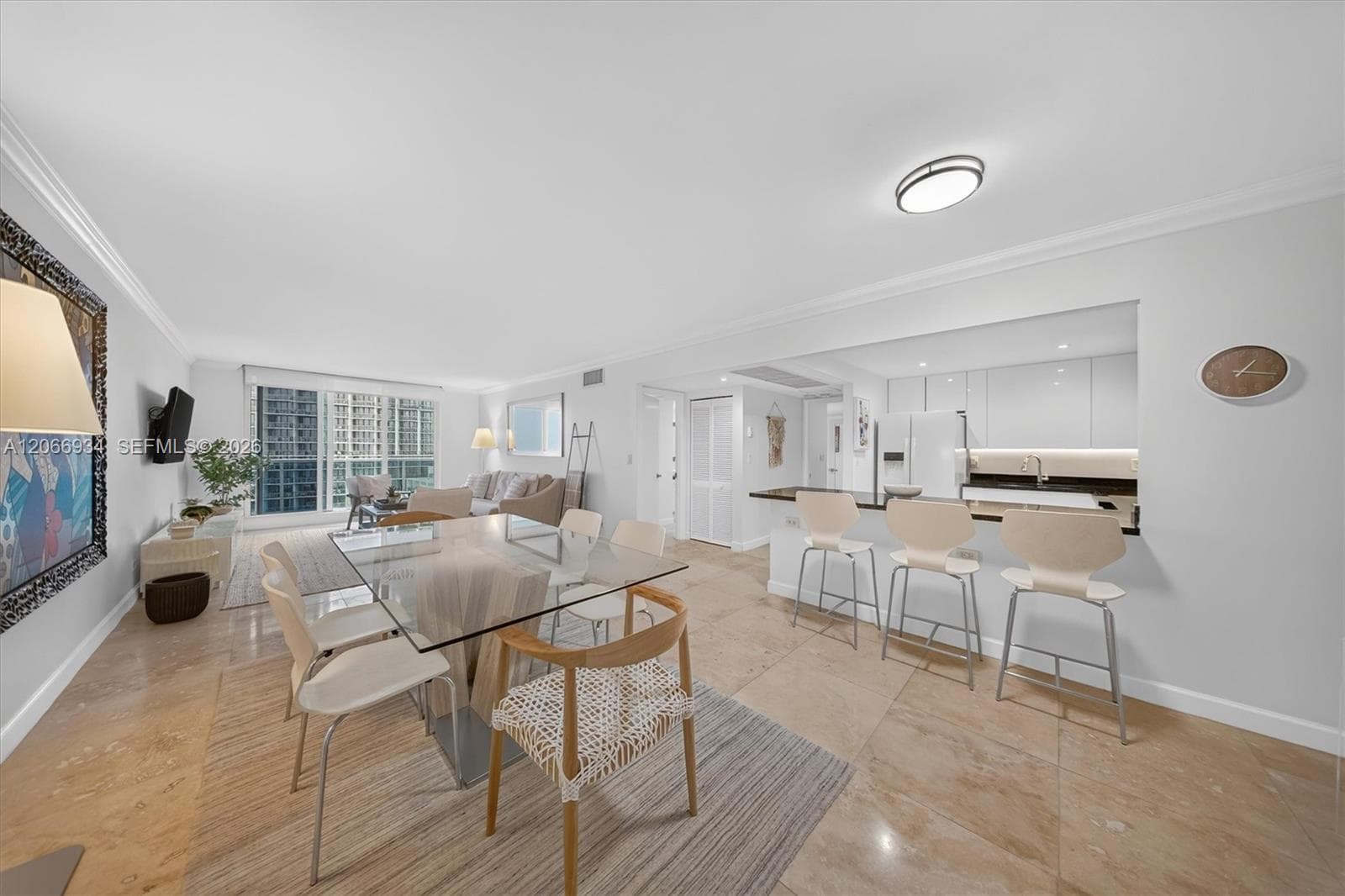 2301 Collins Ave 908 photo 3