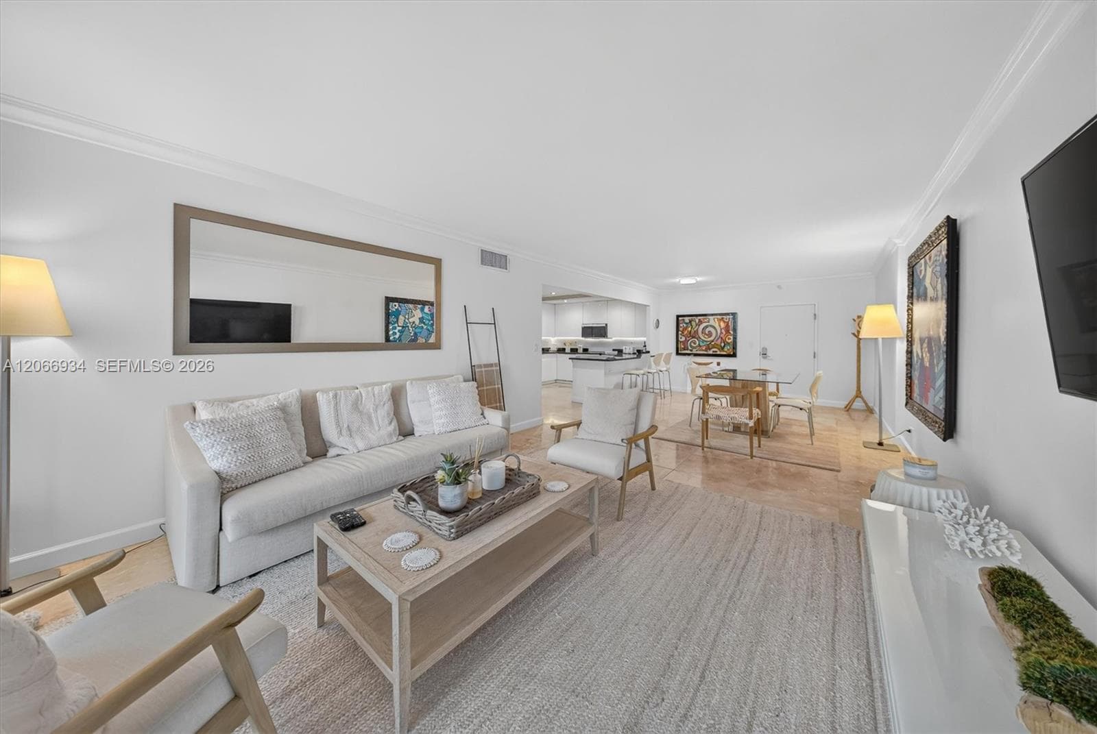 2301 Collins Ave 908 photo 1