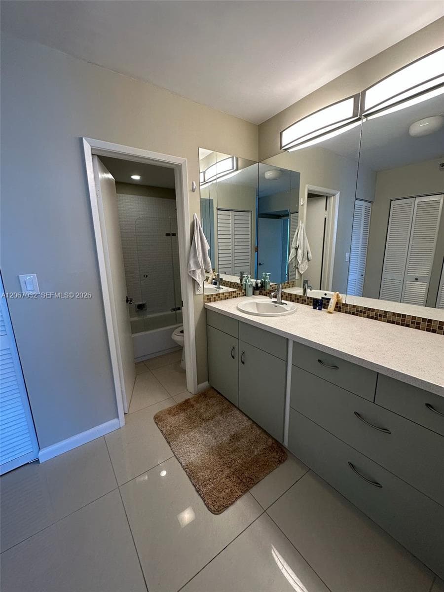20515 E Country Club Dr 747 photo 10