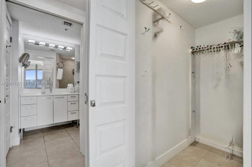 18100 N Bay Rd 508 photo 23