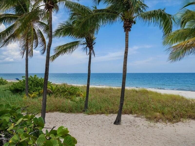 1370 S OCEAN Boulevard 305 photo 1