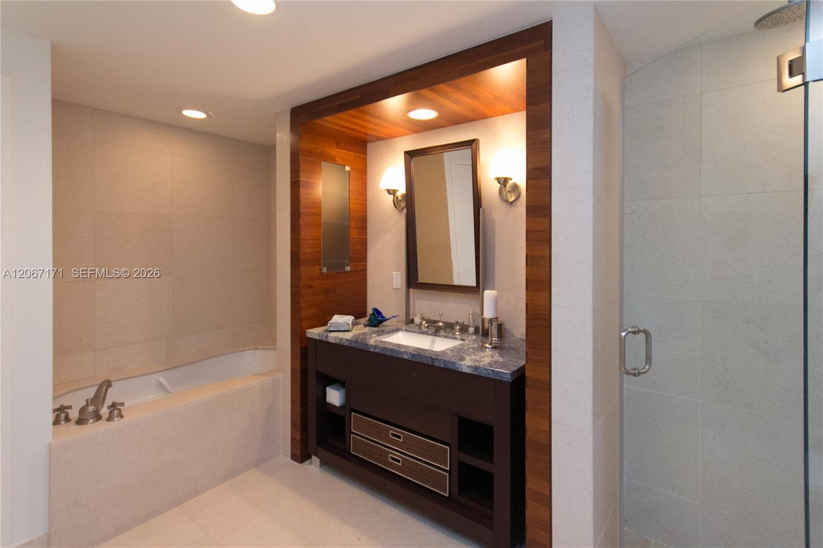 6799 Collins Ave 1103 photo 11