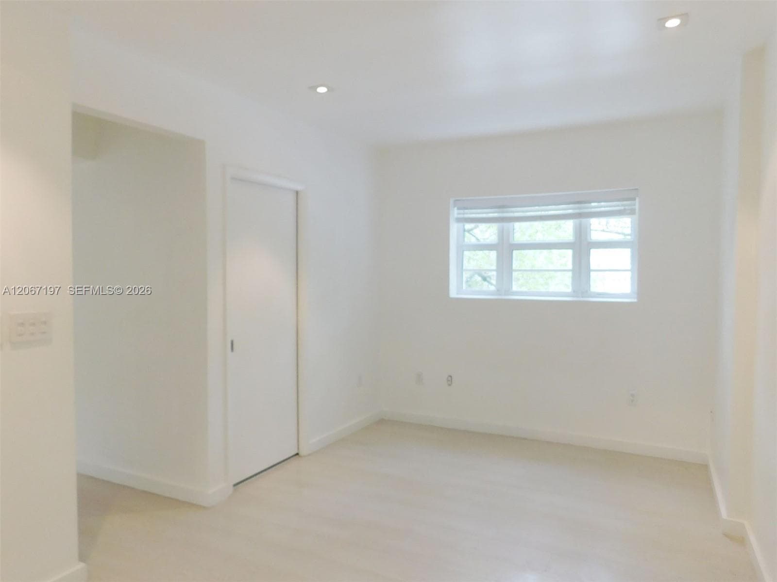 4812 Pine Tree Dr 206 photo 14