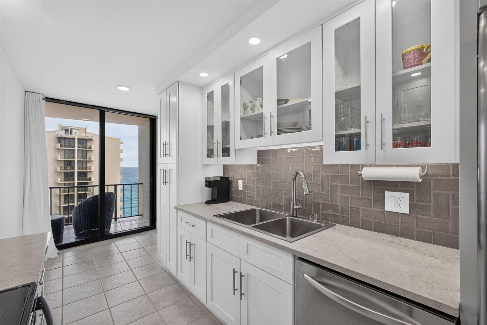 4200 N Ocean Drive 2-1601 photo 6