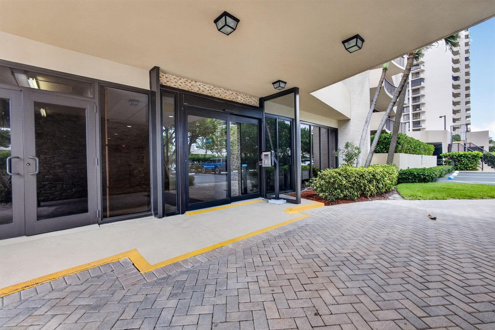 4200 N Ocean Drive 2-1601 photo 17