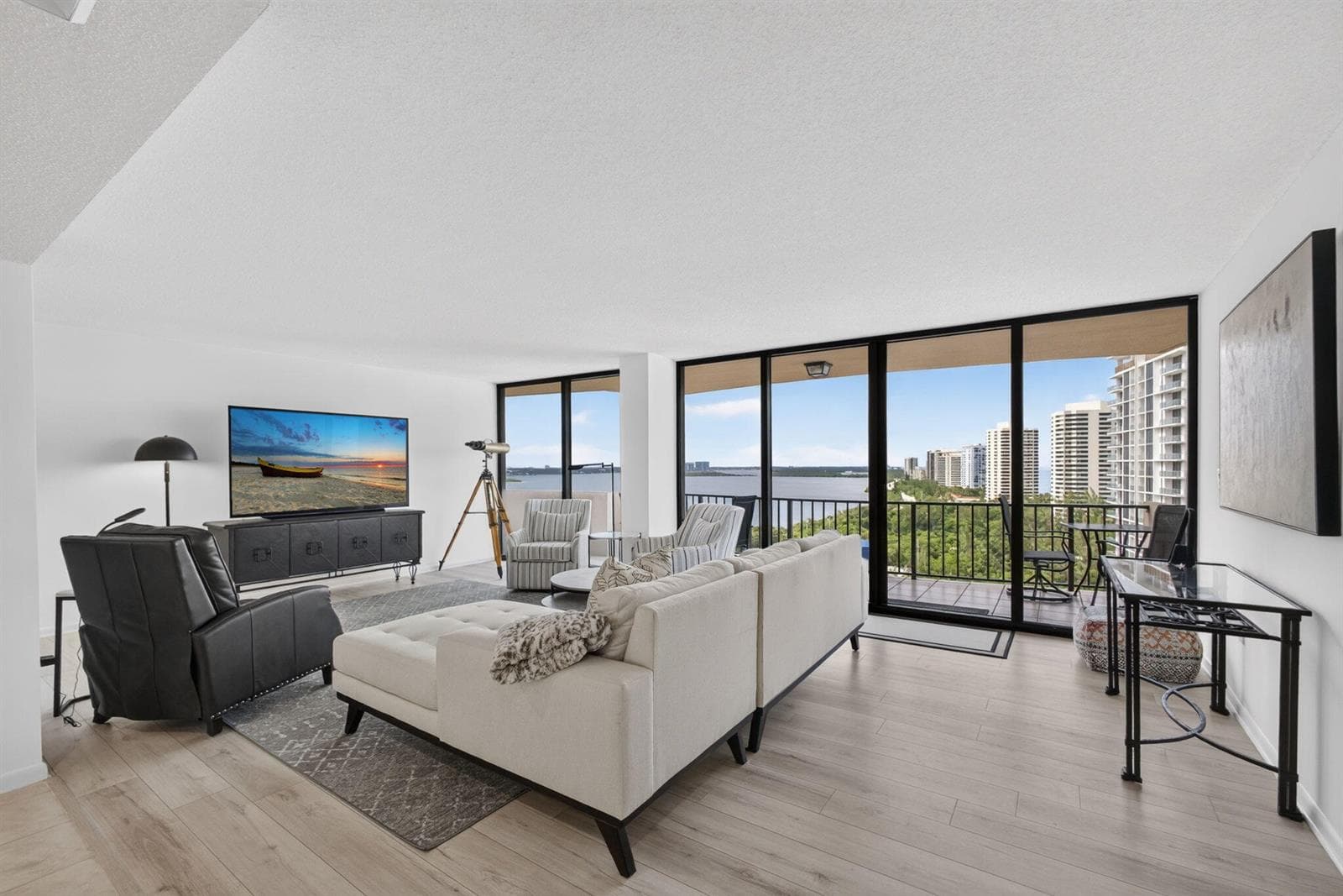 4200 N Ocean Drive 2-1601 photo 5