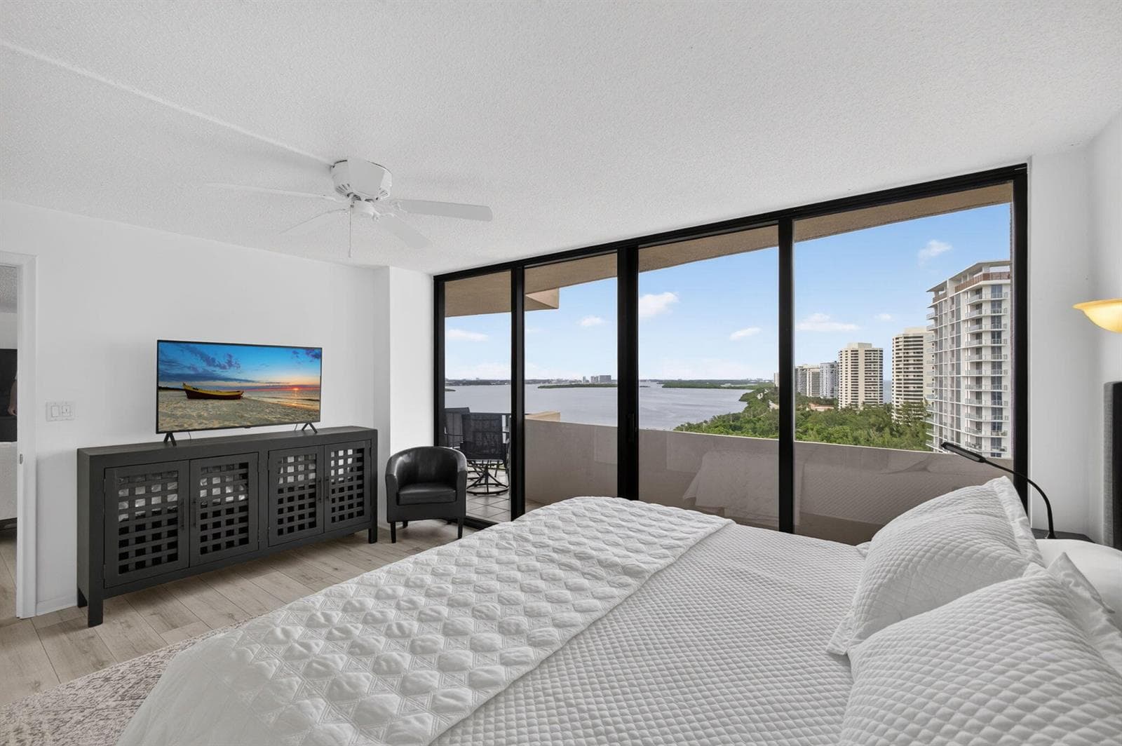 4200 N Ocean Drive 2-1601 photo 8