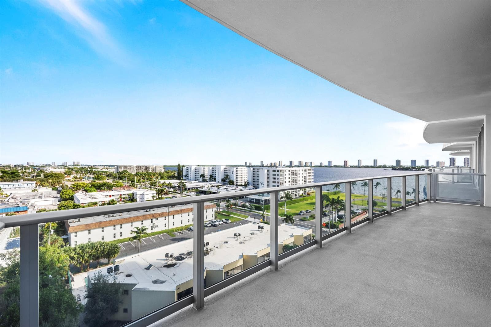 220 Lake Shore Drive 813 photo 3