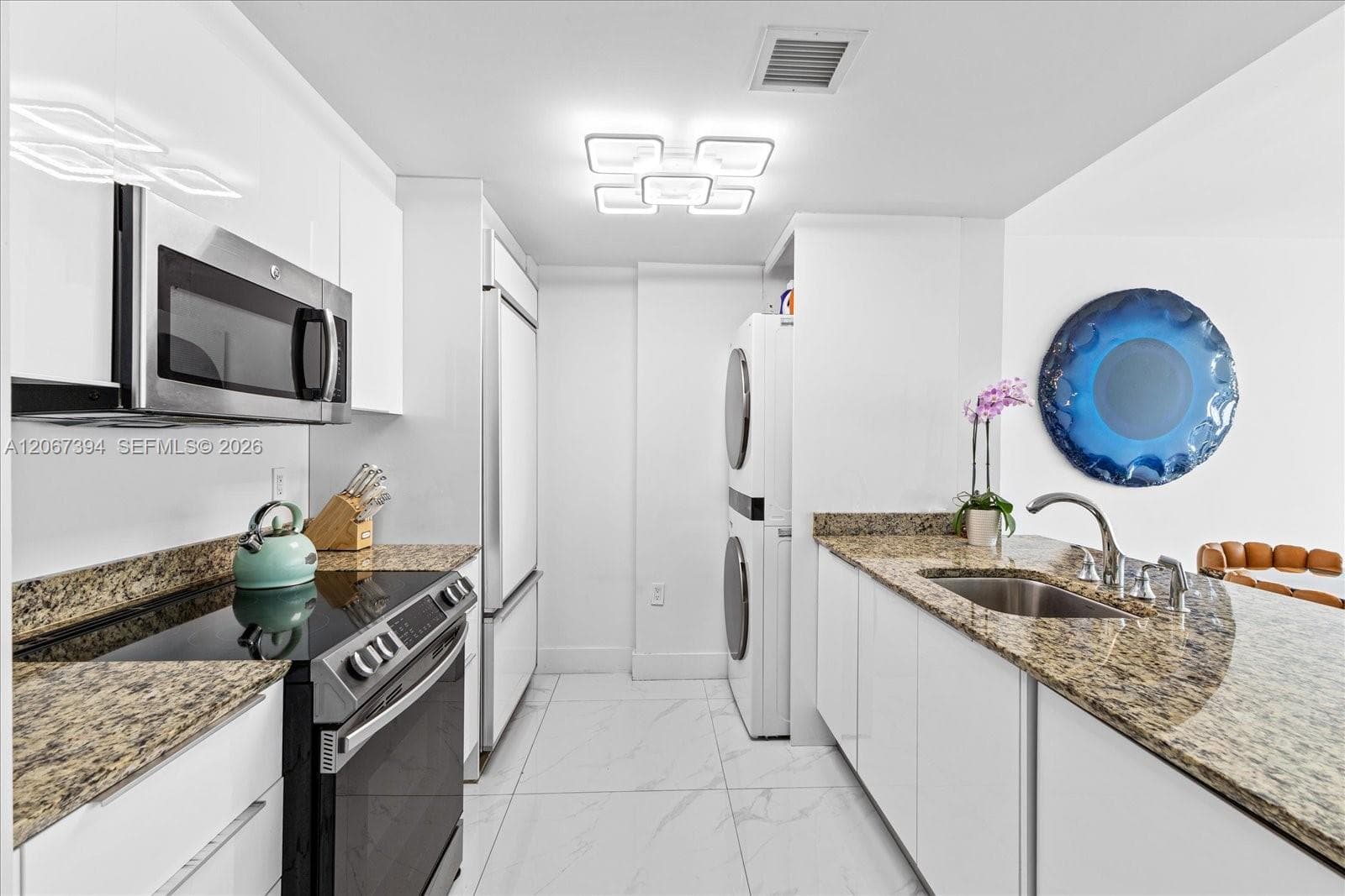 10275 Collins Ave 916 photo 14