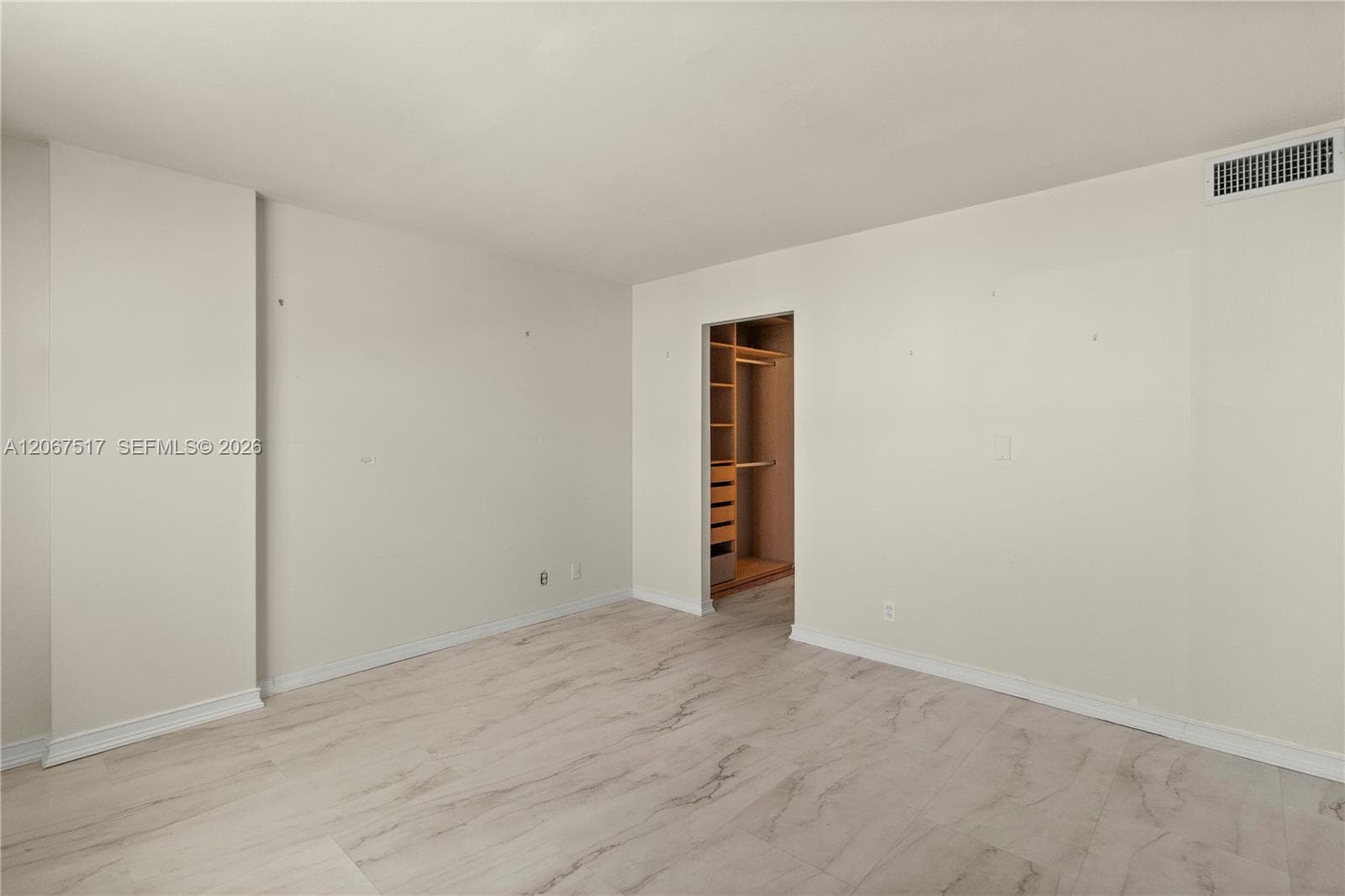 3703 NE 166th St 904 photo 23