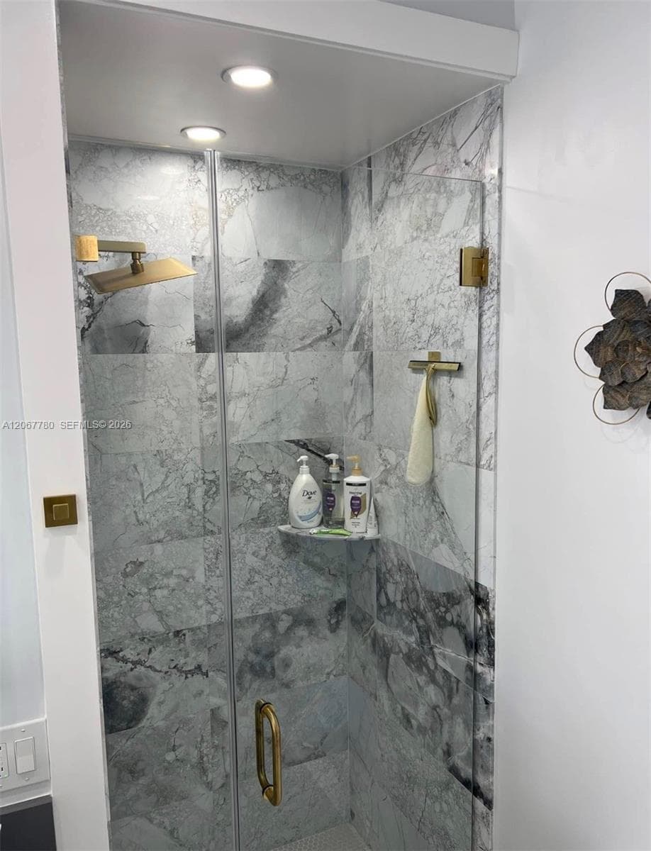 1500 S Ocean Dr 1E photo 11