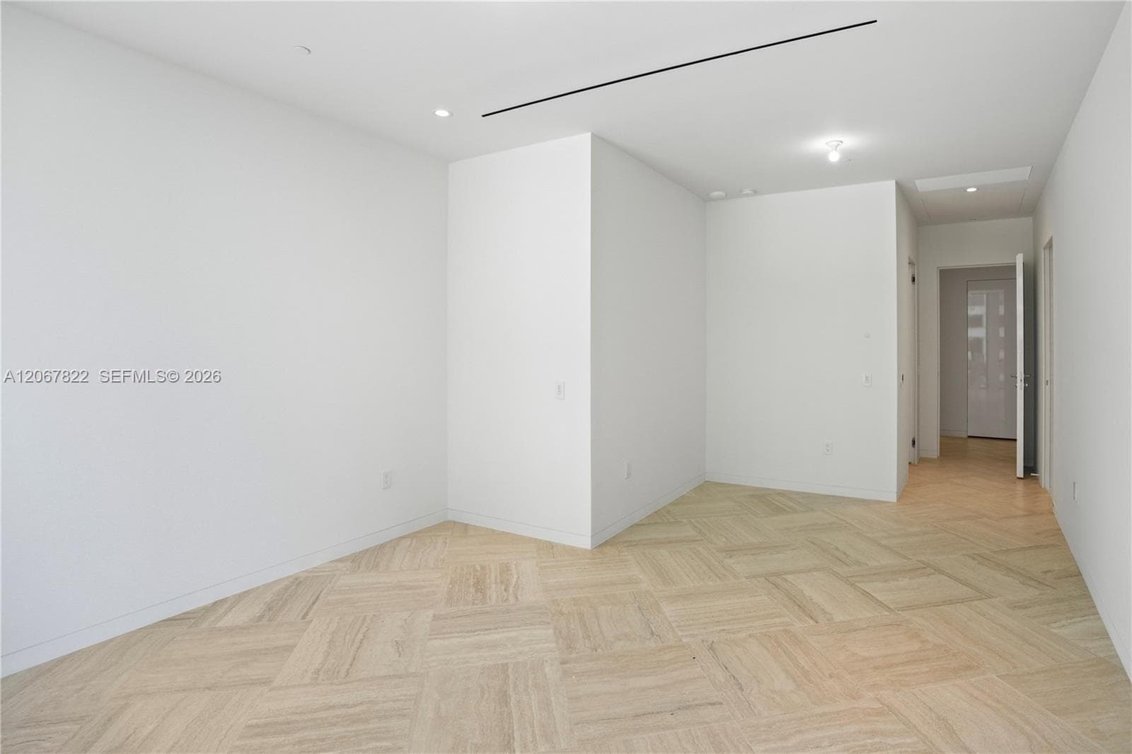 5 GROVE ISLE DR M502 photo 25