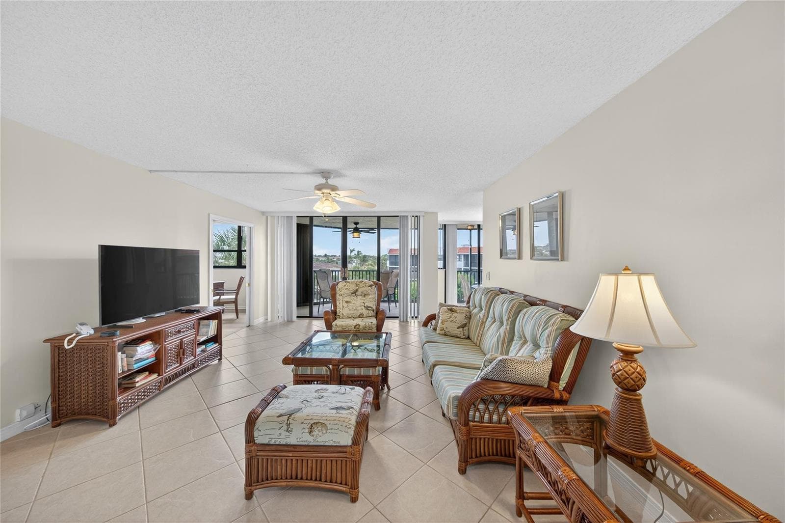 800 JEFFERY Street 405 photo 9