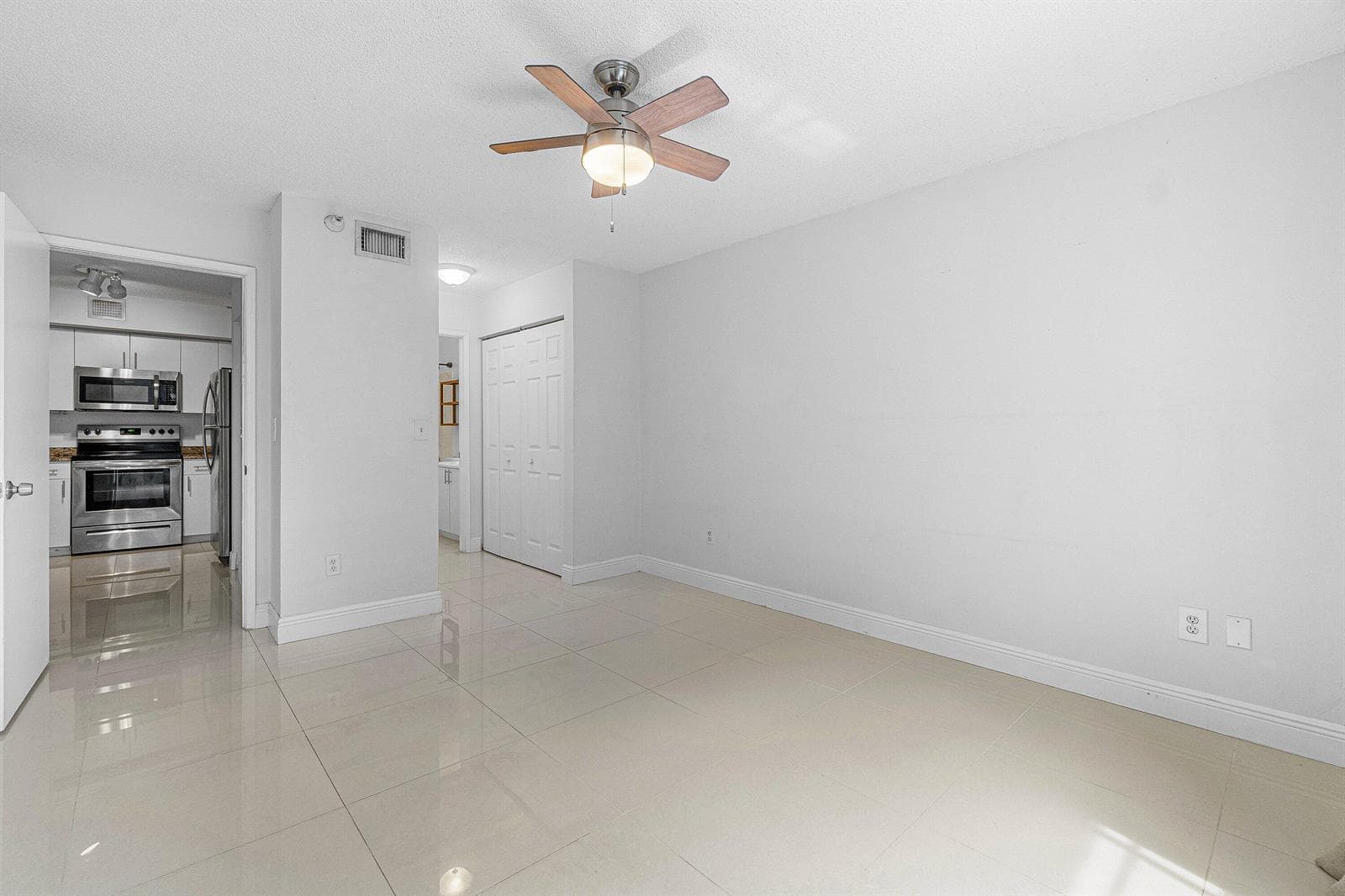 131 Yacht Club Way 307 photo 13