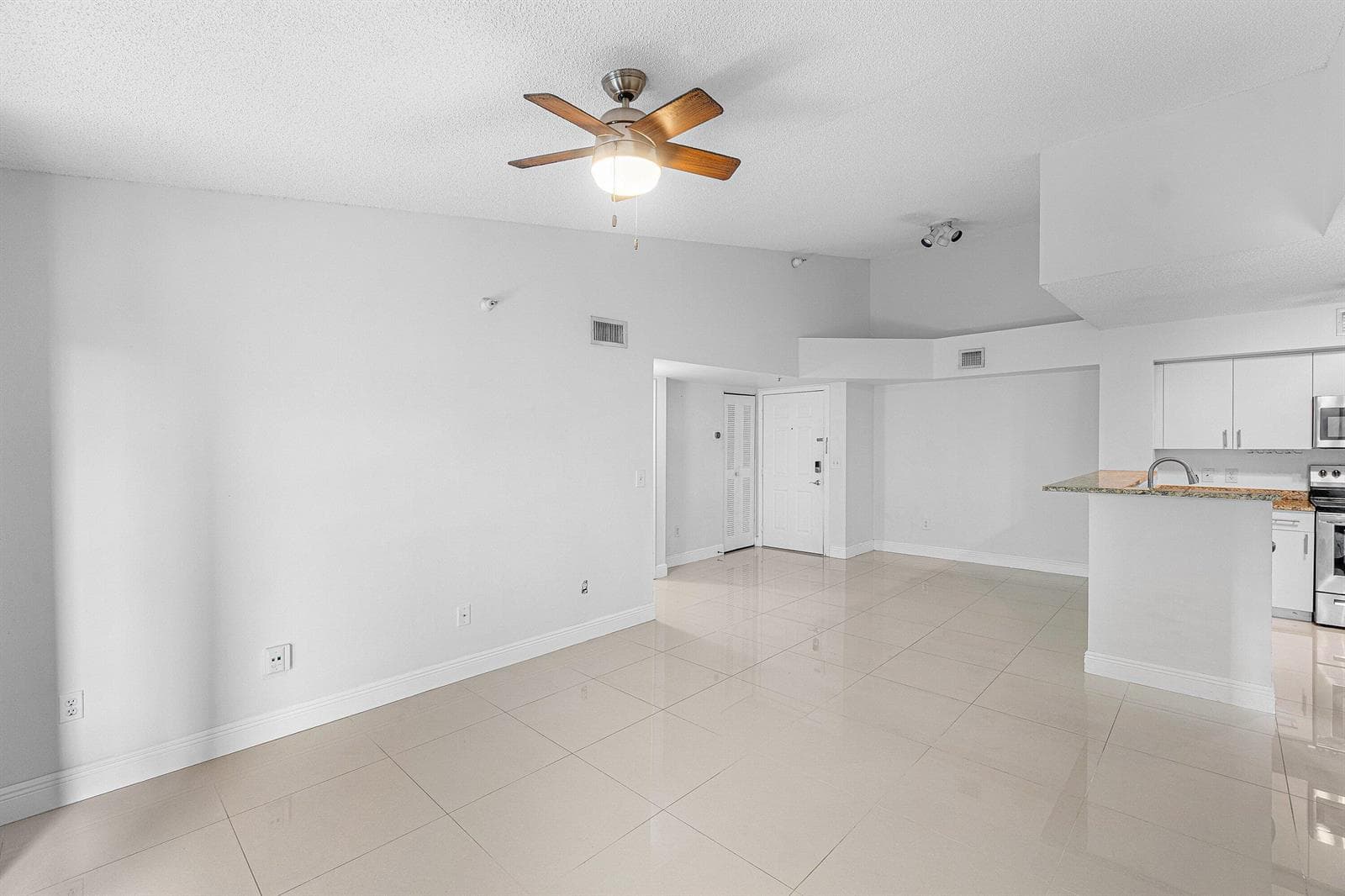 131 Yacht Club Way 307 photo 7