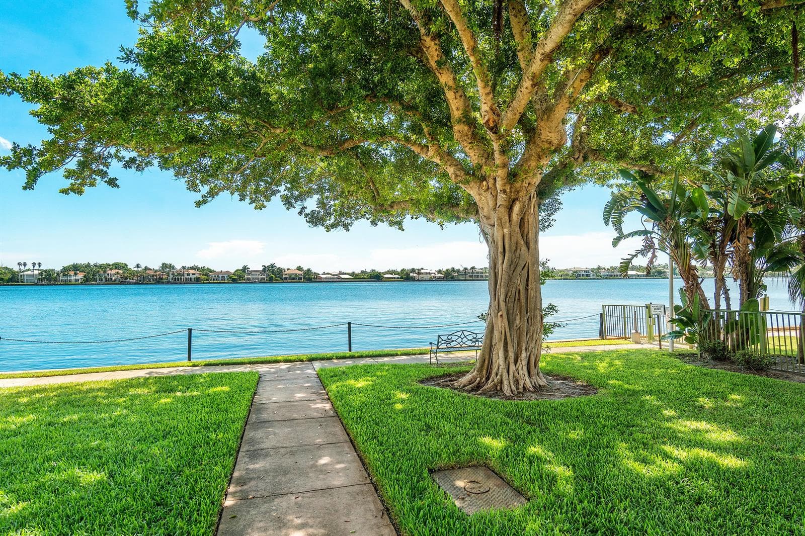 131 Yacht Club Way 307 photo 1