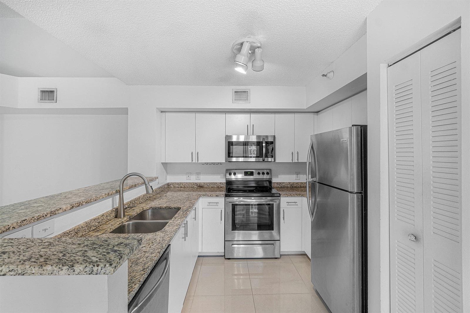 131 Yacht Club Way 307 photo 10