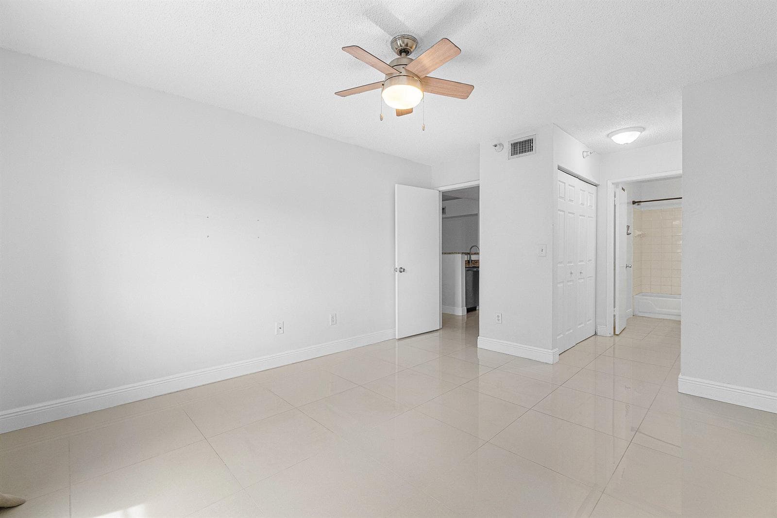 131 Yacht Club Way 307 photo 15