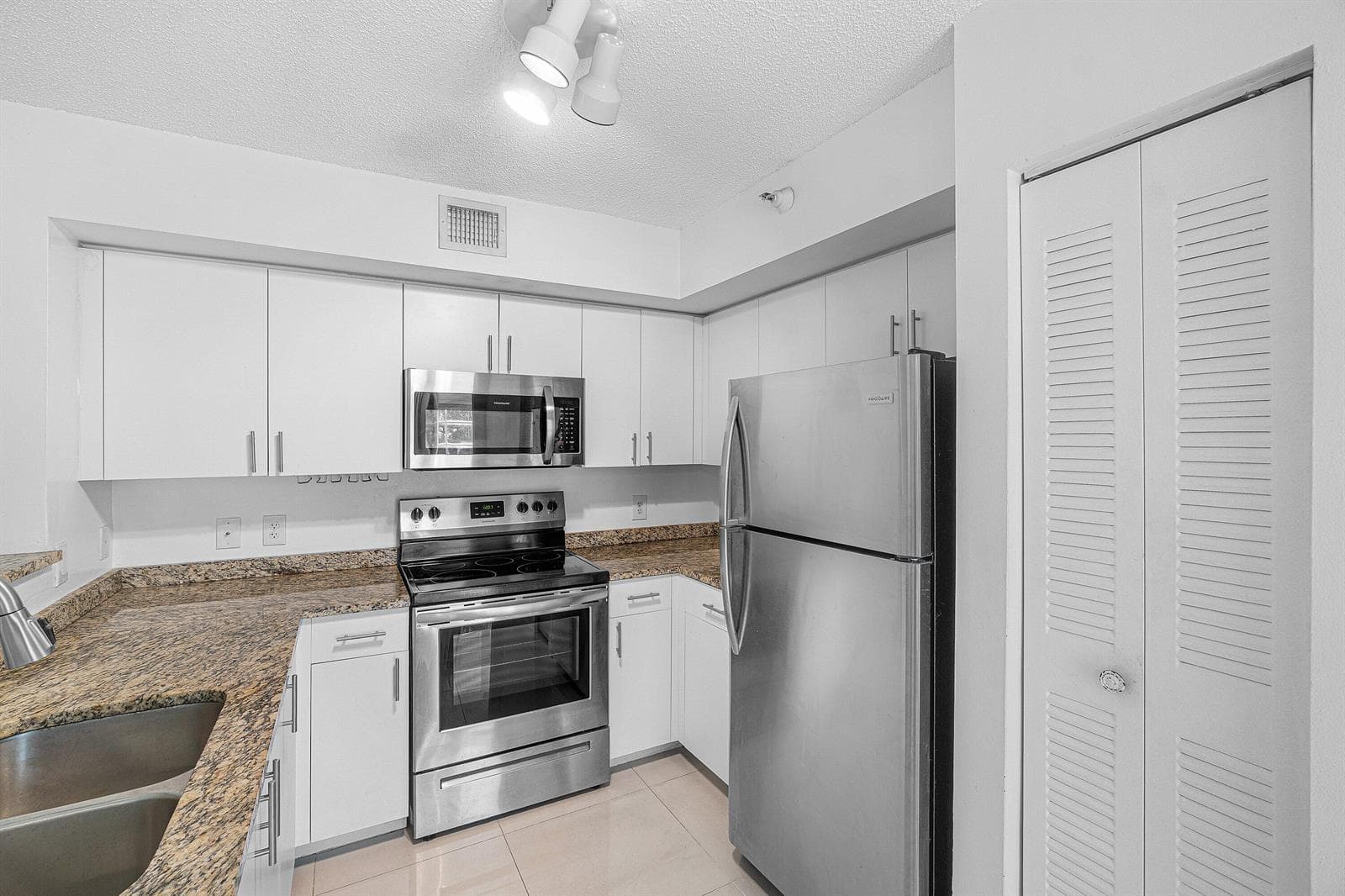 131 Yacht Club Way 307 photo 11