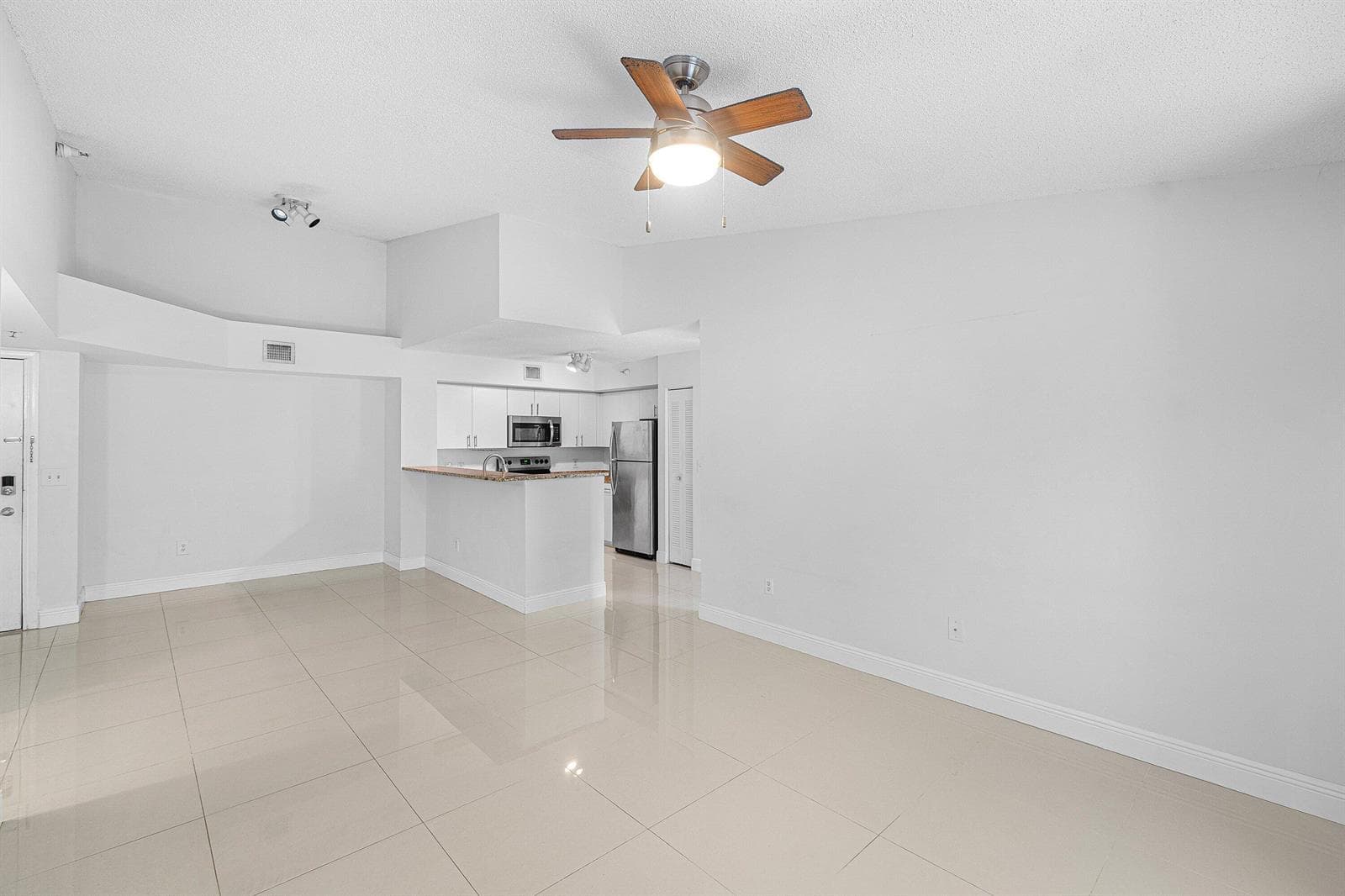 131 Yacht Club Way 307 photo 8