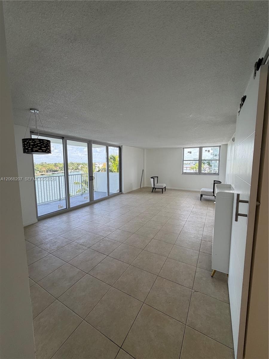 5838 Collins Ave 4A photo 2