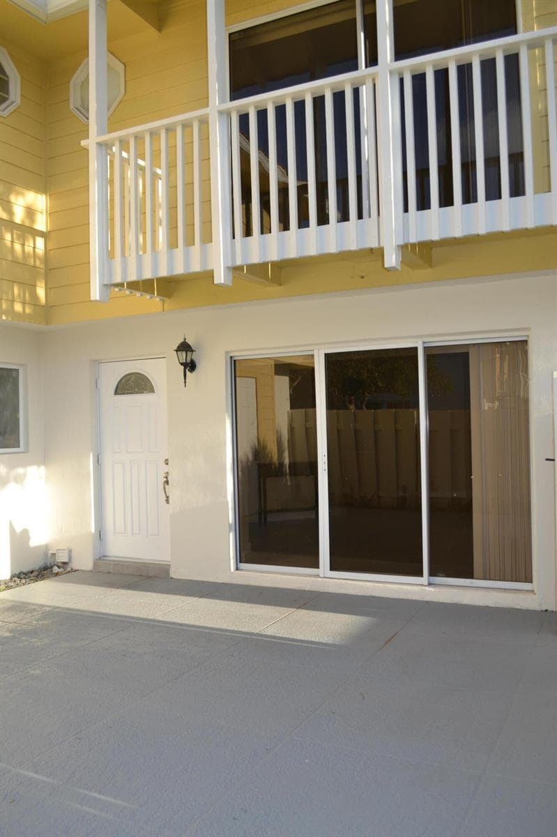 176 Seabreeze Circle photo 5