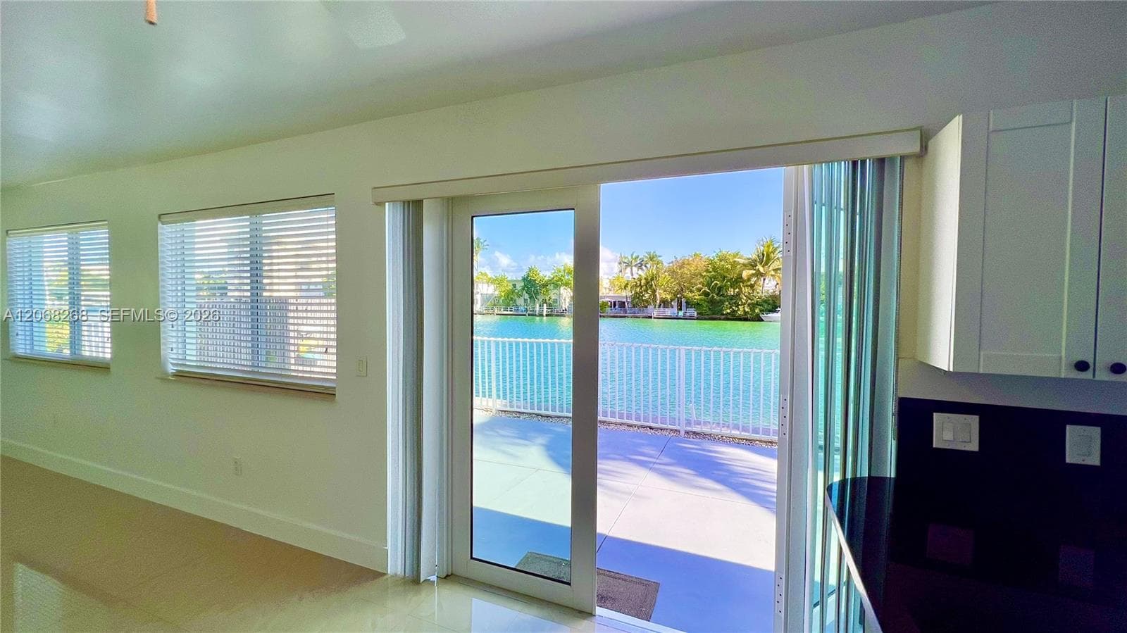 8227 Crespi Blvd 4 photo 2