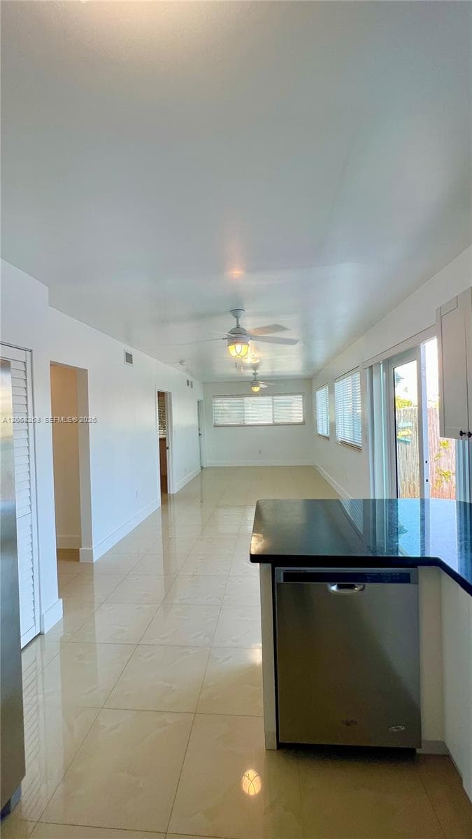 8227 Crespi Blvd 4 photo 12
