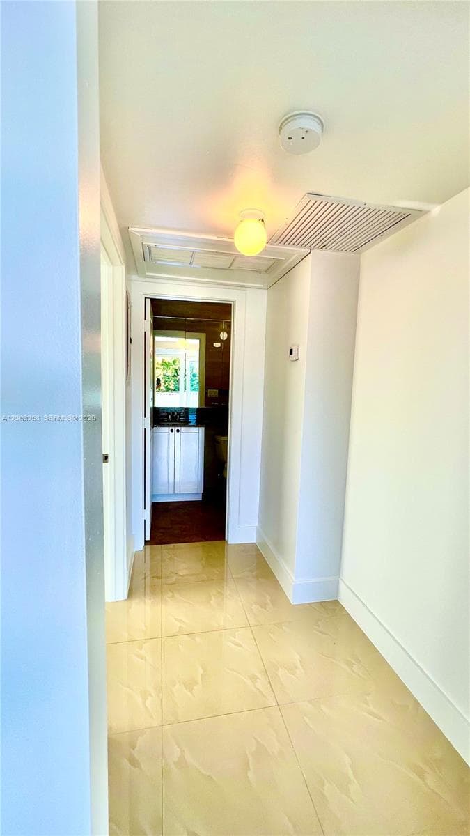 8227 Crespi Blvd 4 photo 14