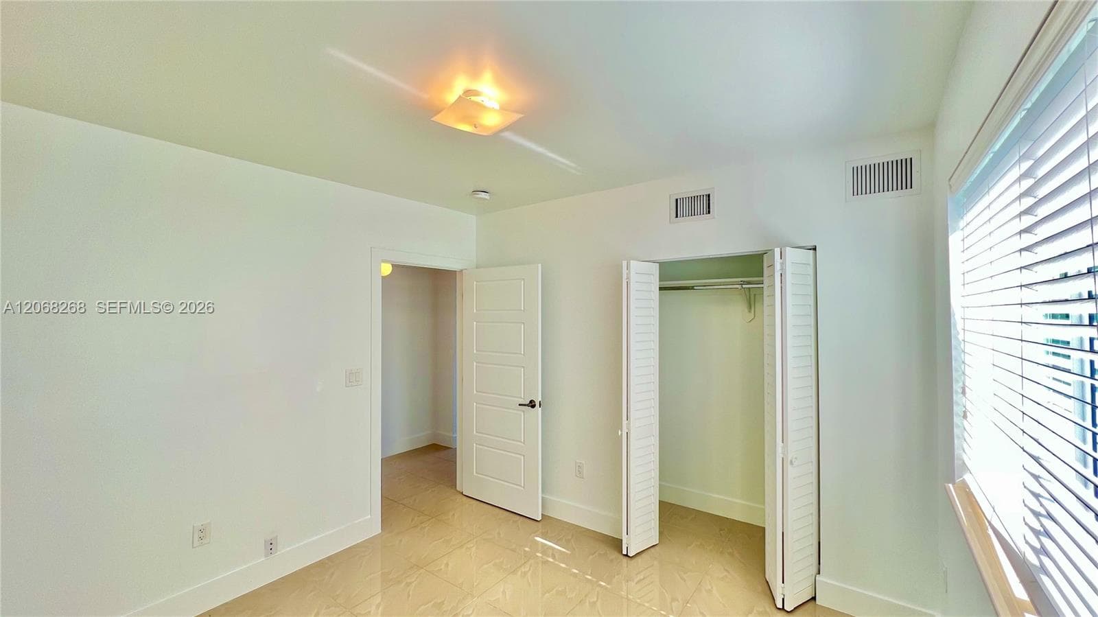 8227 Crespi Blvd 4 photo 18