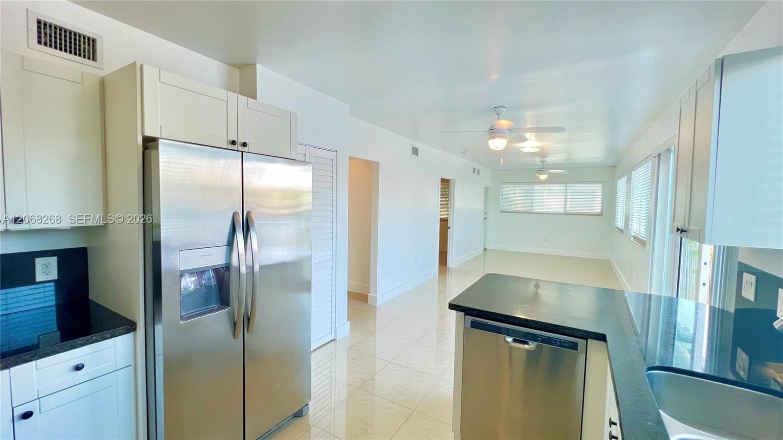 8227 Crespi Blvd 4 photo 11