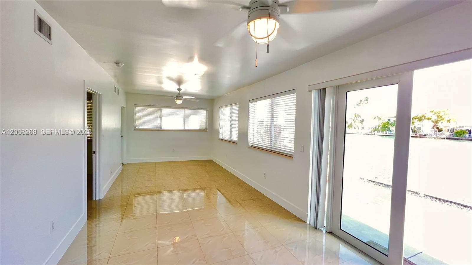 8227 Crespi Blvd 4 photo 4