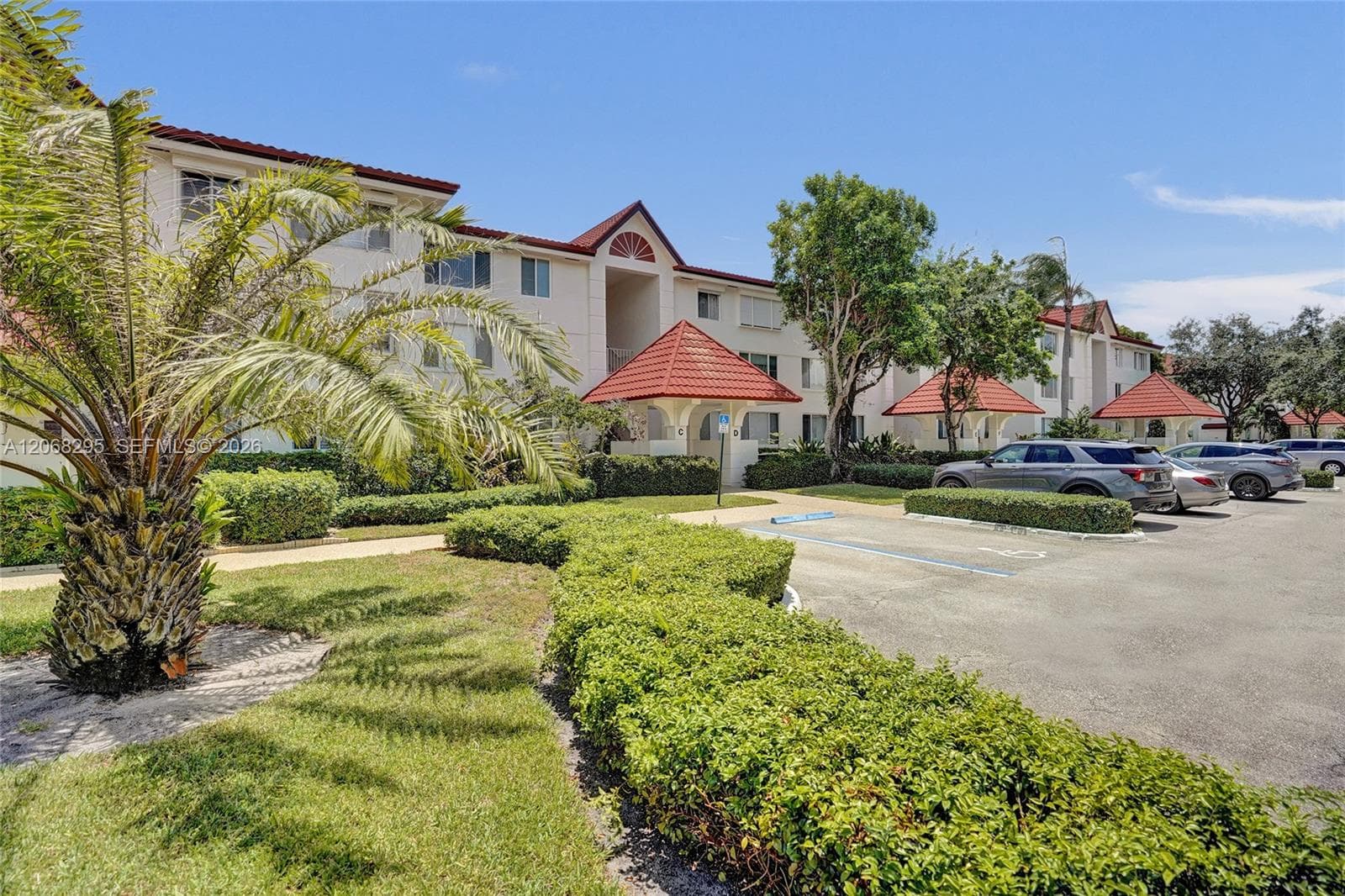 102 Half Moon Cir C3 photo 3