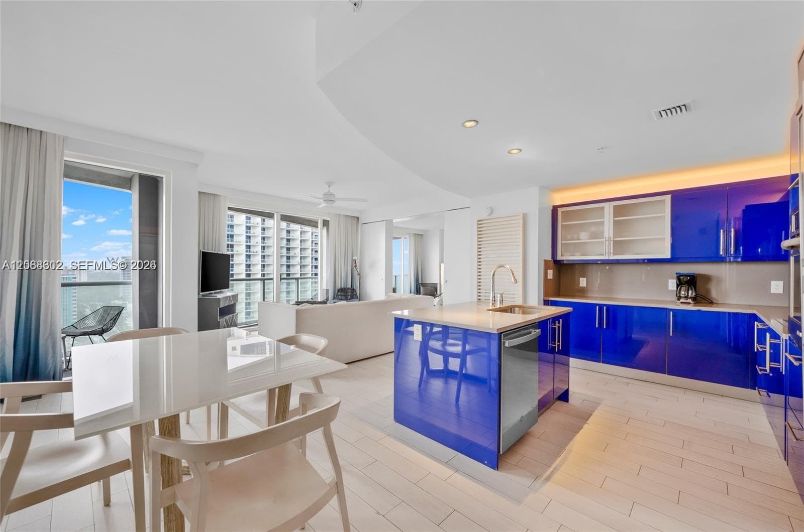3101 Bayshore Dr 1808 photo 2