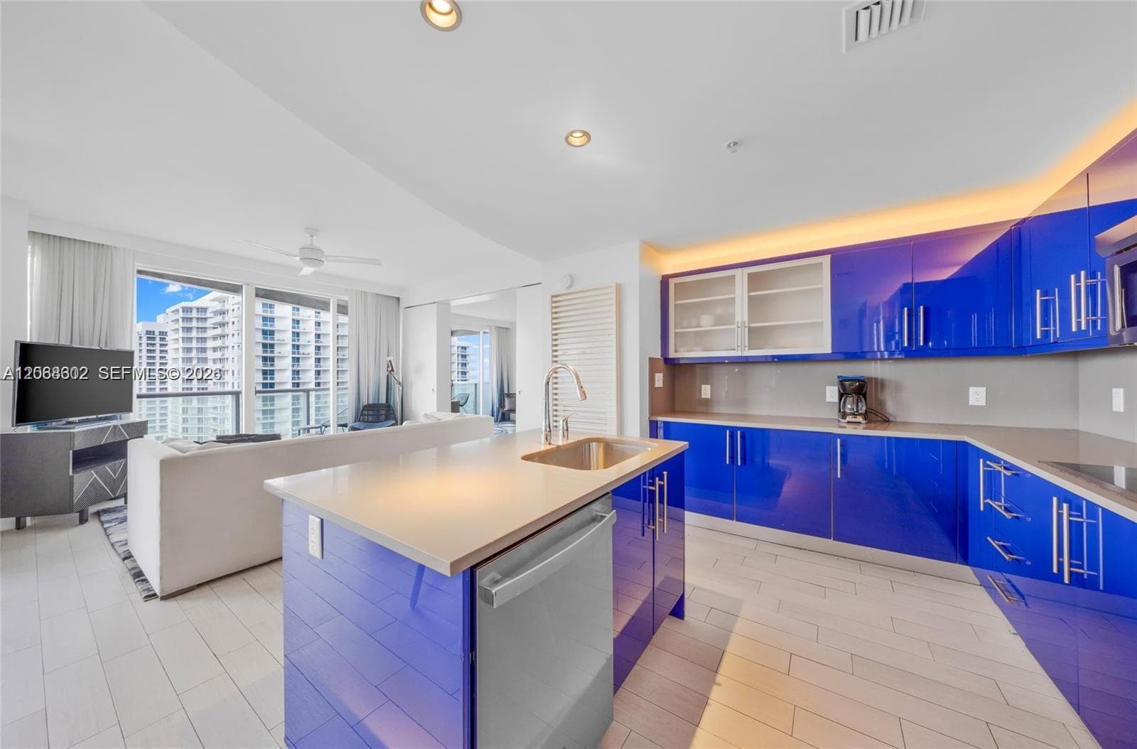 3101 Bayshore Dr 1808 photo 1