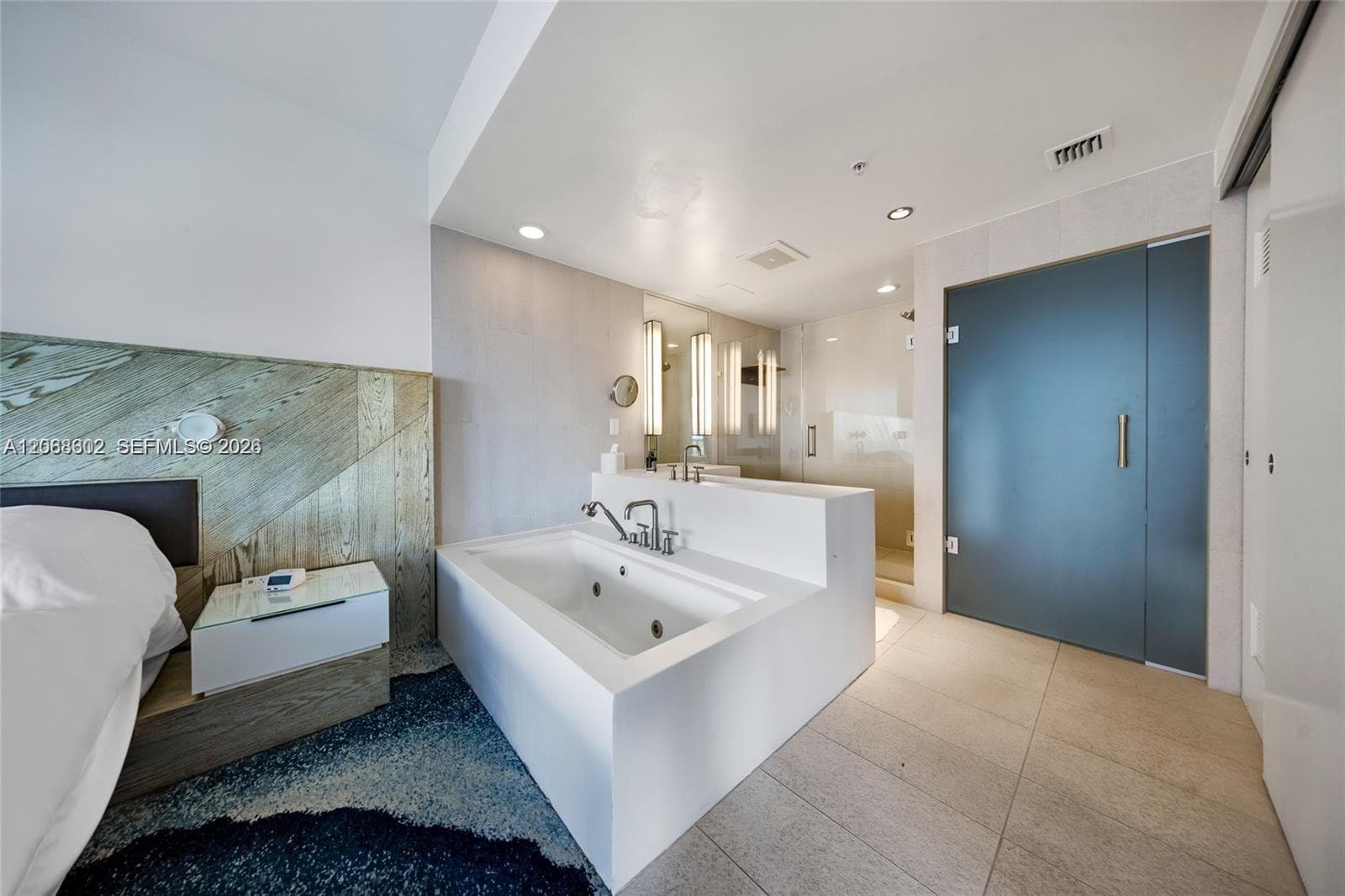 3101 Bayshore Dr 1808 photo 14