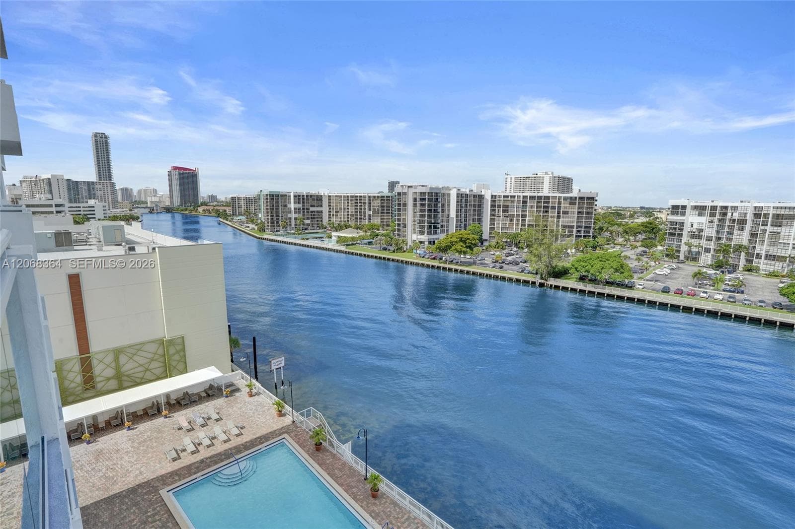 3000 S Ocean Dr 808 photo 2