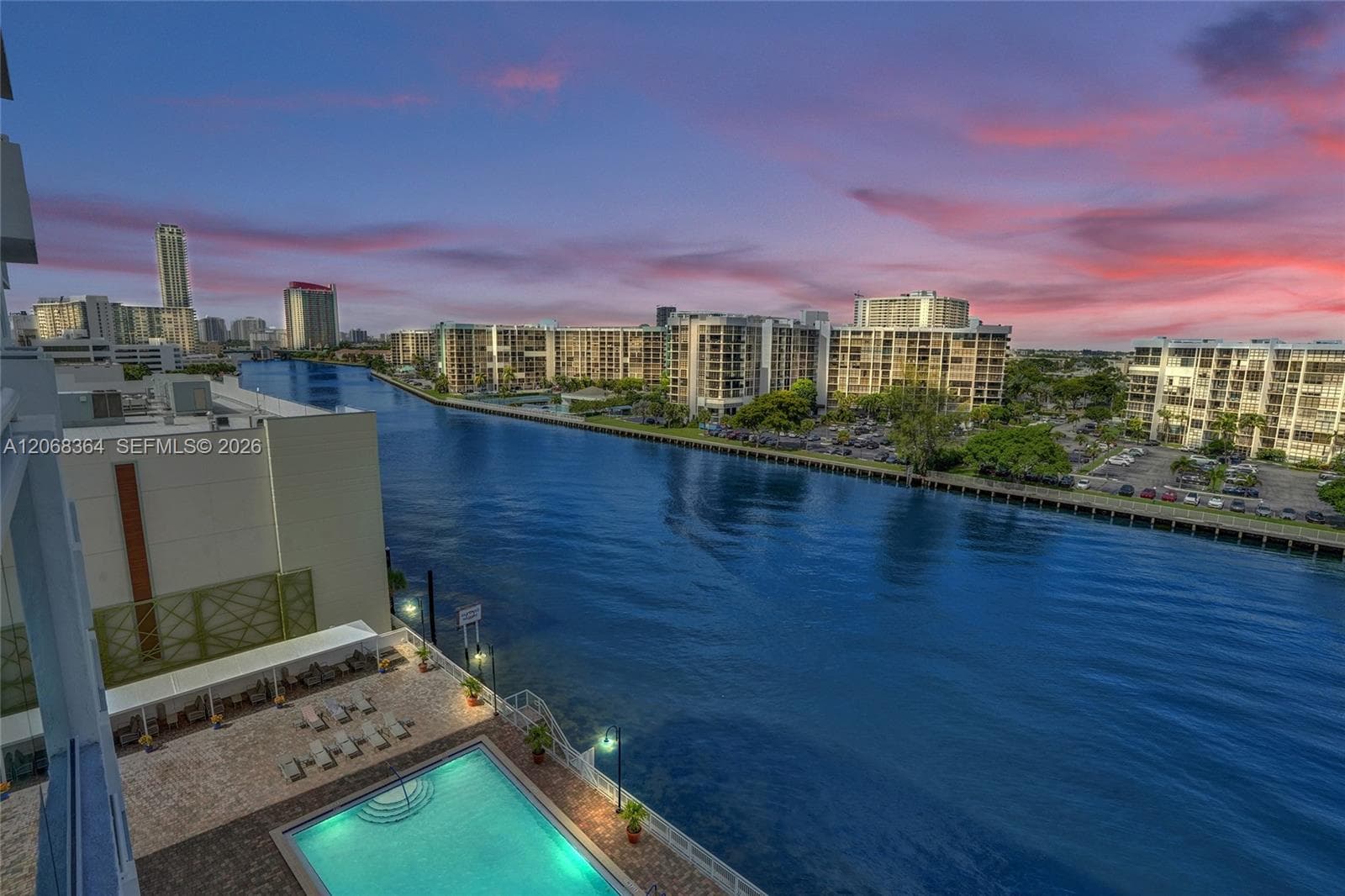 3000 S Ocean Dr 808 photo 1