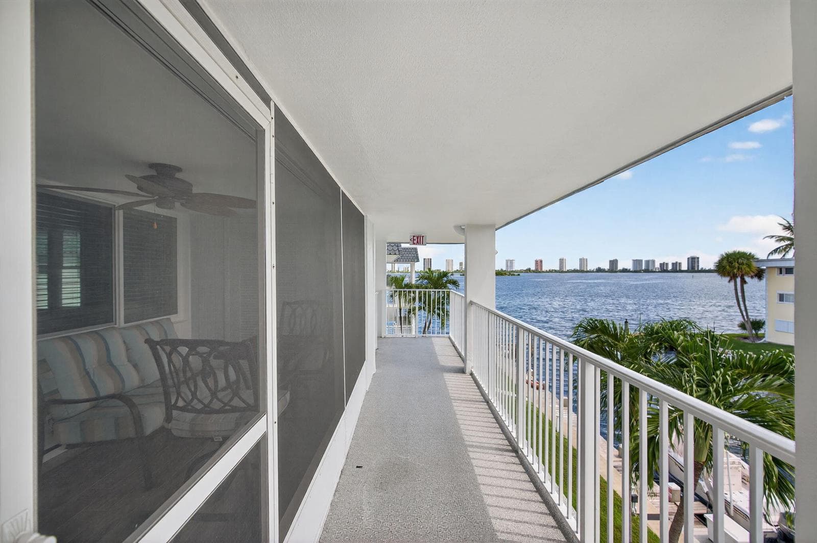 110 SHORE Court 301 photo 4