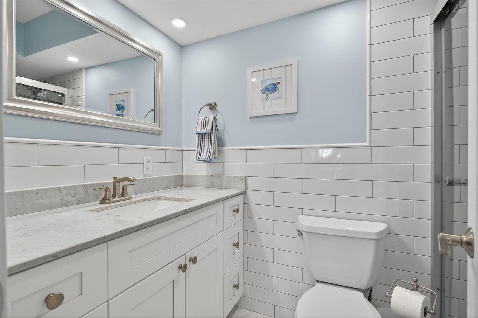 110 SHORE Court 301 photo 25