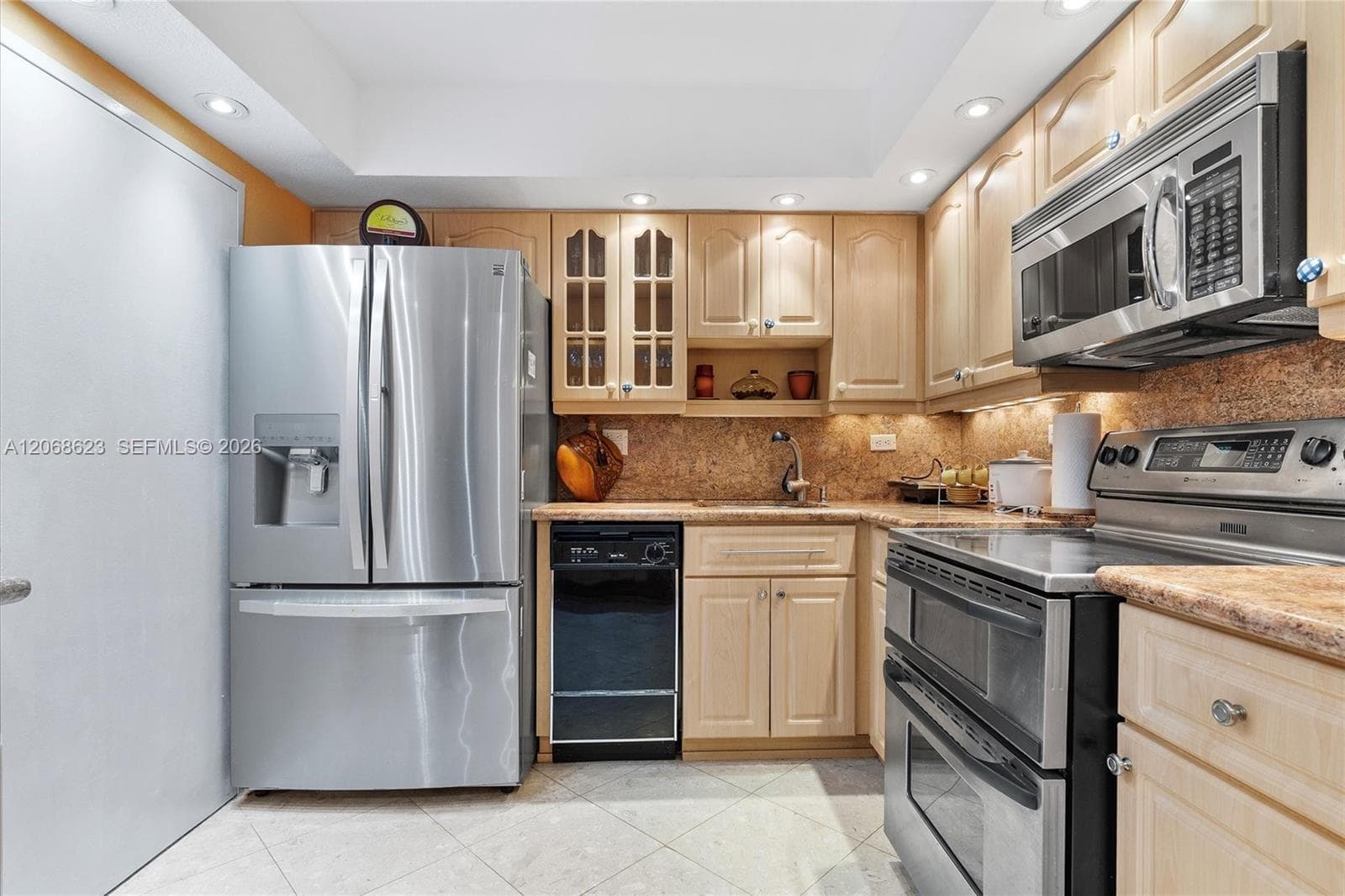 5555 Collins Ave 10K photo 6