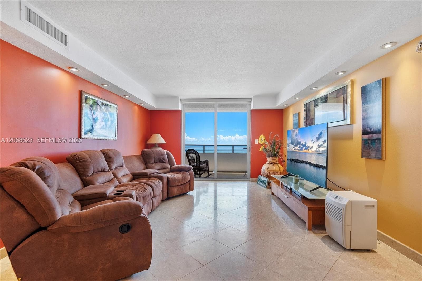 5555 Collins Ave 10K photo 3