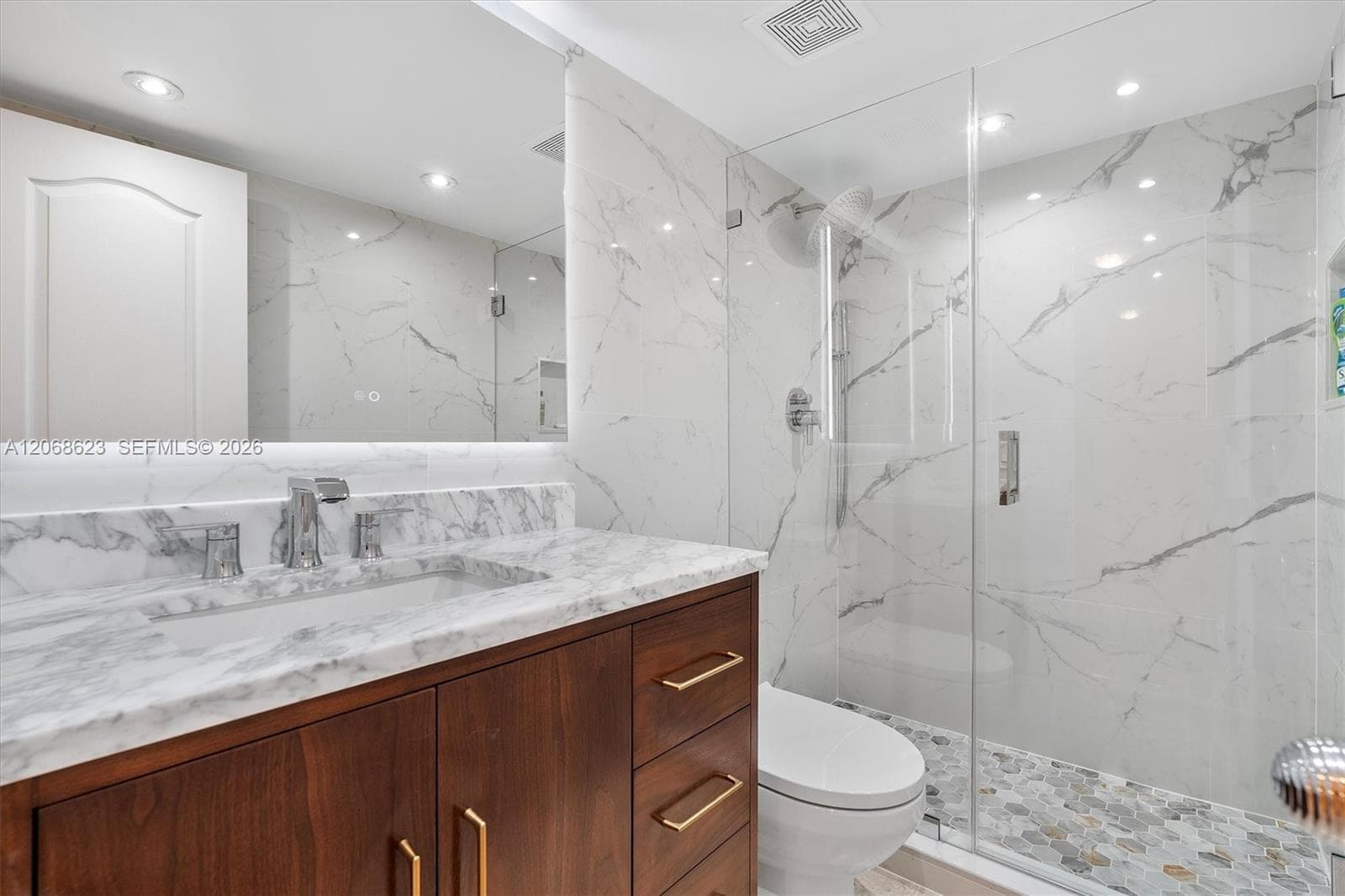 5555 Collins Ave 10K photo 8