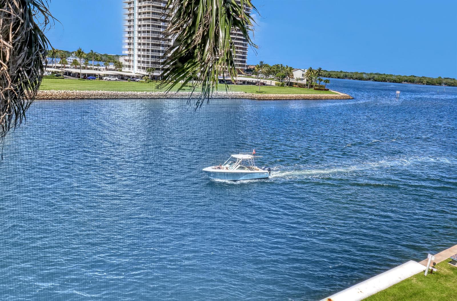 28 Yacht Club Drive 409 photo 3