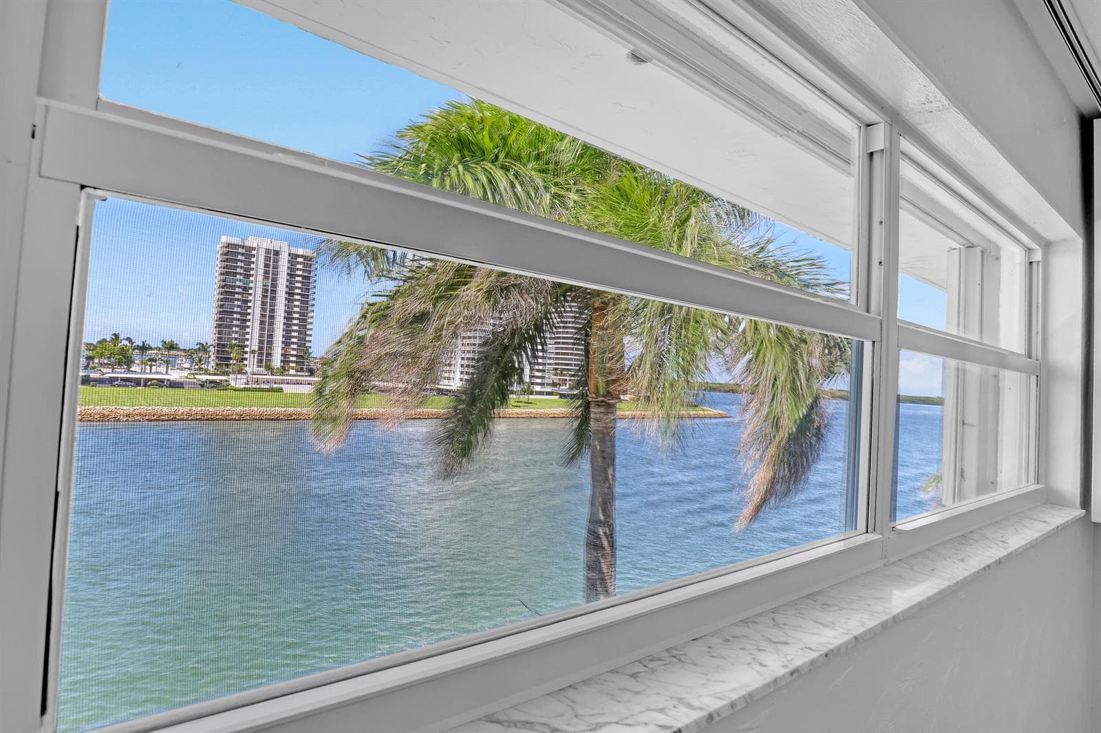 28 Yacht Club Drive 409 photo 9