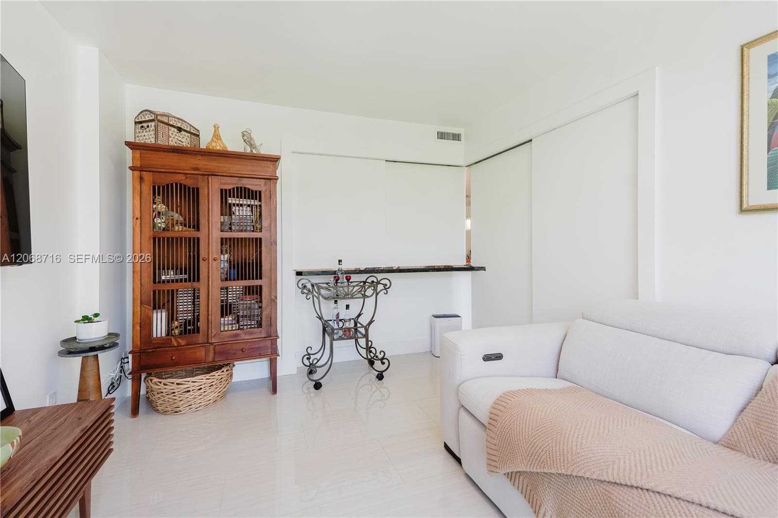 400 Leslie Dr 319 photo 12