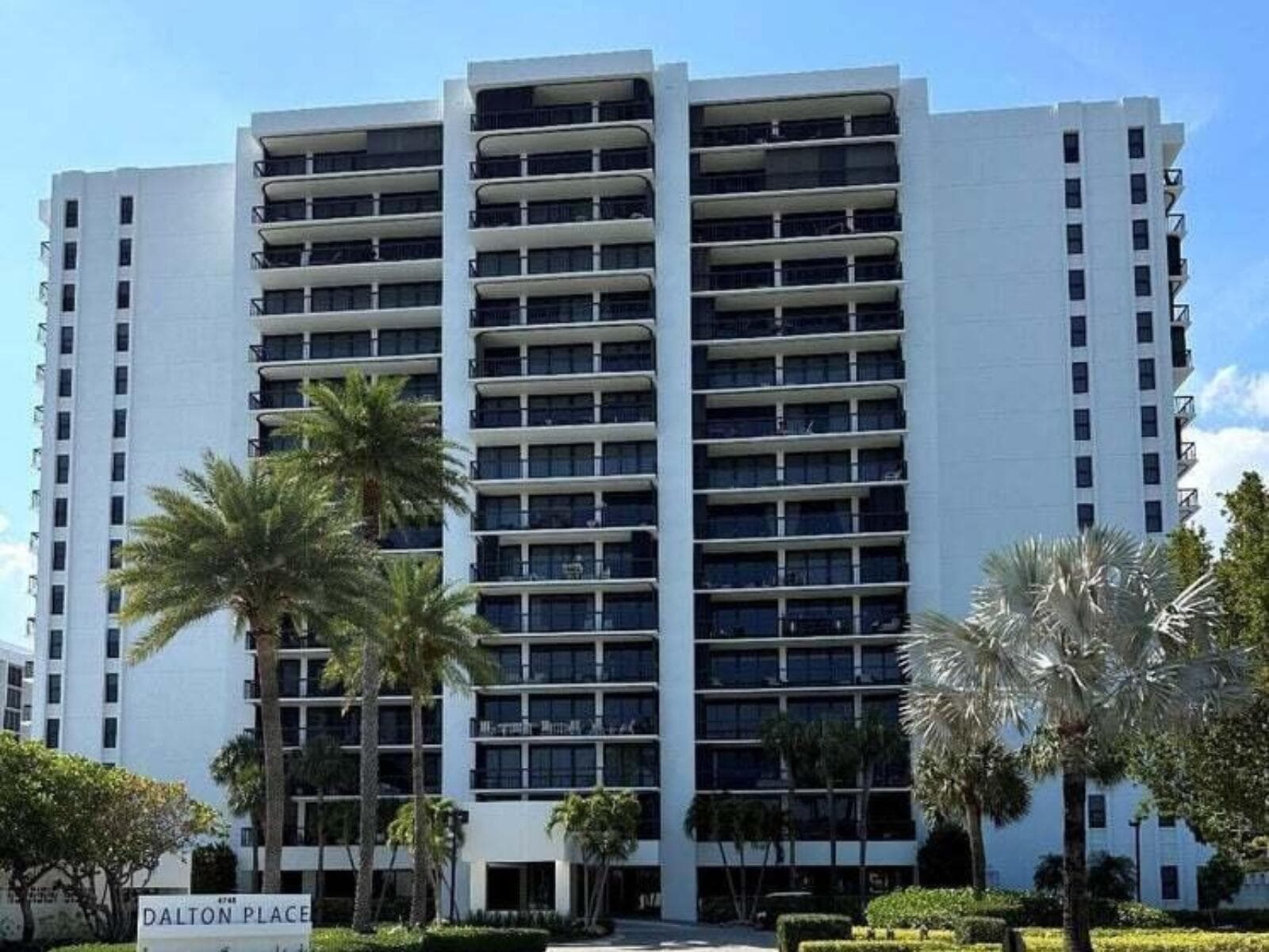 4748 S OCEAN 5B photo 2