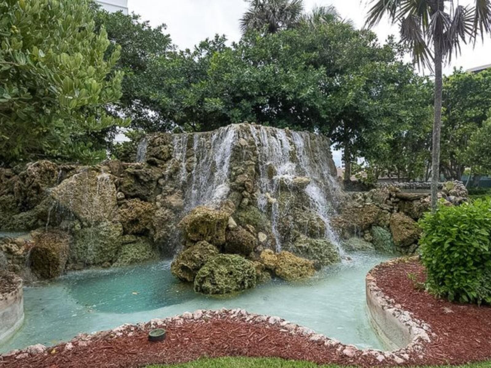 4748 S OCEAN 5B photo 1