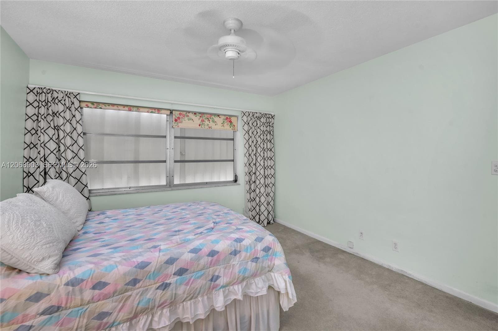 1100 SW 12th St 309 photo 23