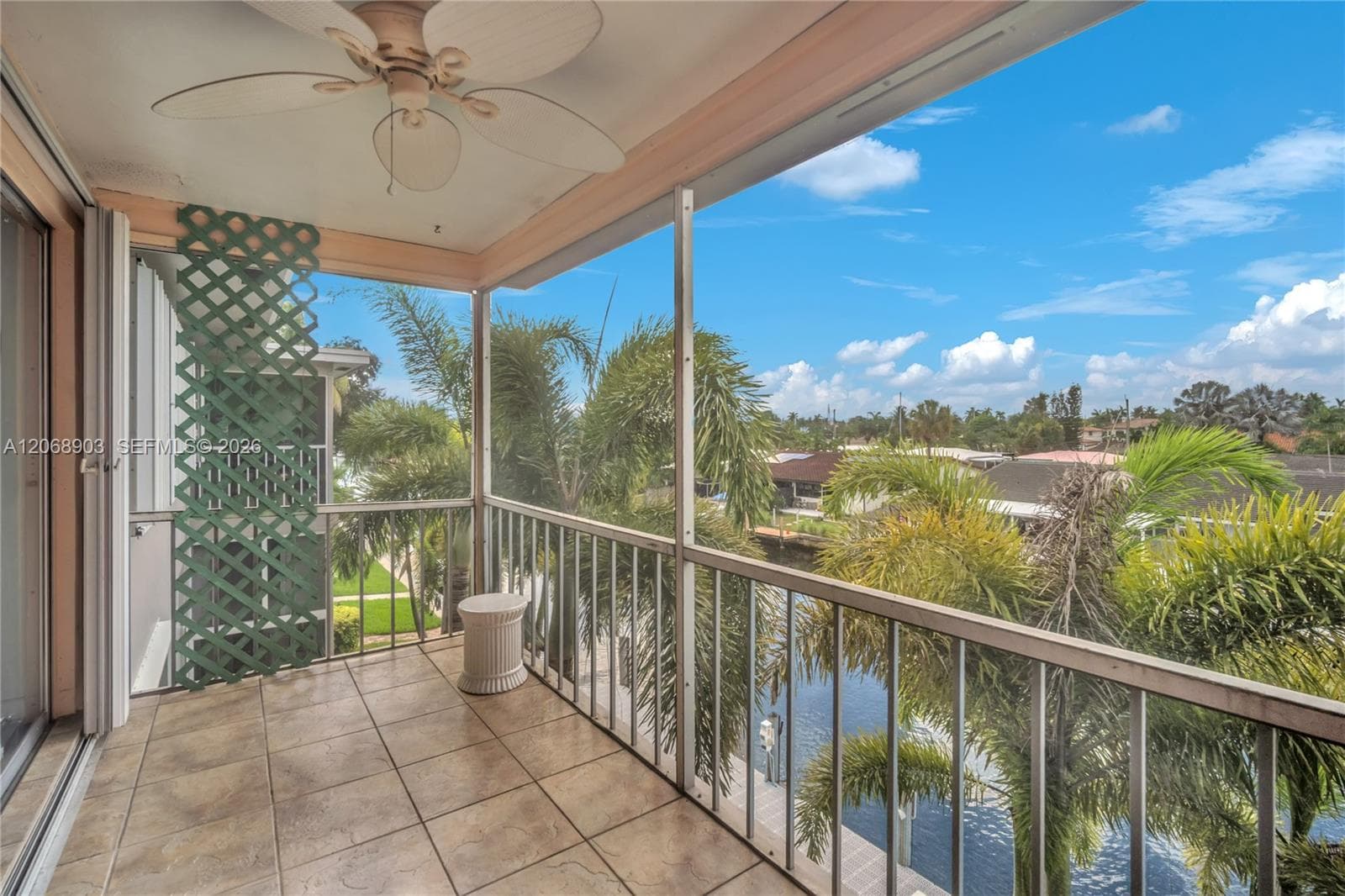 1100 SW 12th St 309 photo 2